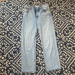 High rise straight leg zara jeans in size 4, light wash denim